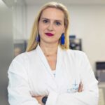 Portrait of Dr Cristina Sá, Clinical Director of Faithful Hair Clinic