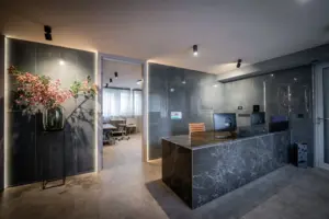 Reception area at Everhair Frankfurt hair transplant clinic