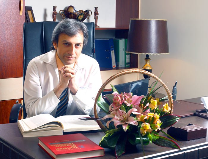 Portrait of Dr. Hamid R. Kahnamuee