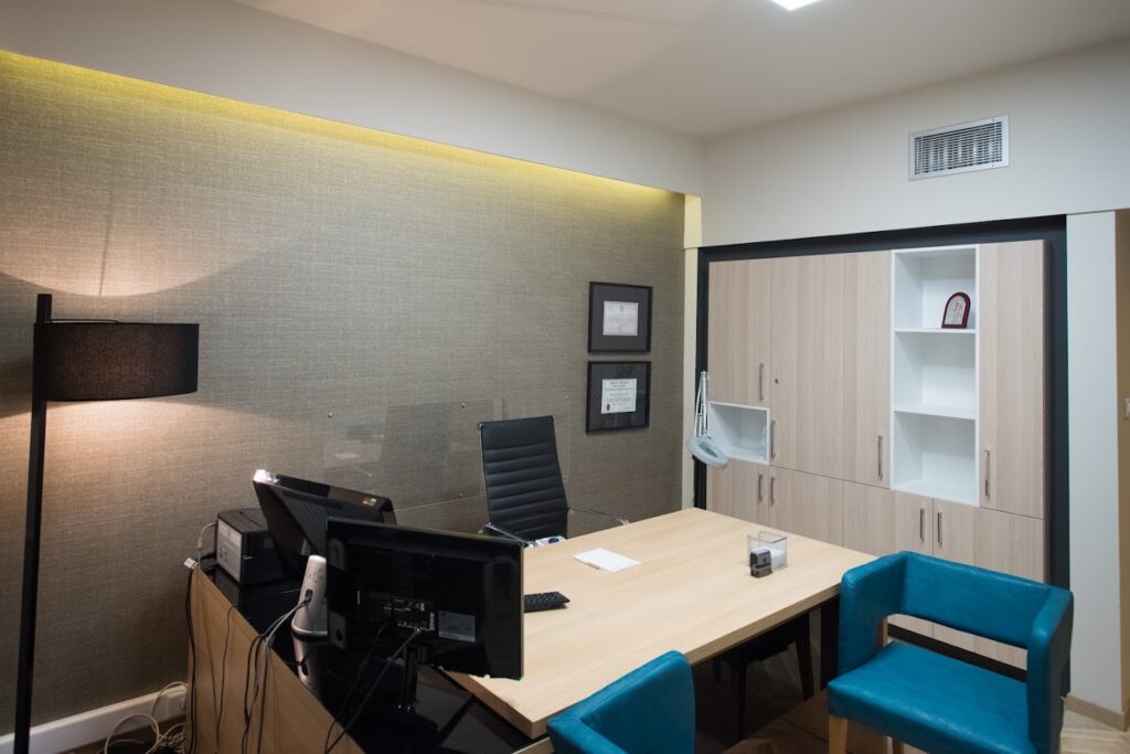 Derma Hair Clinic Dr. Karalexis gallery photo