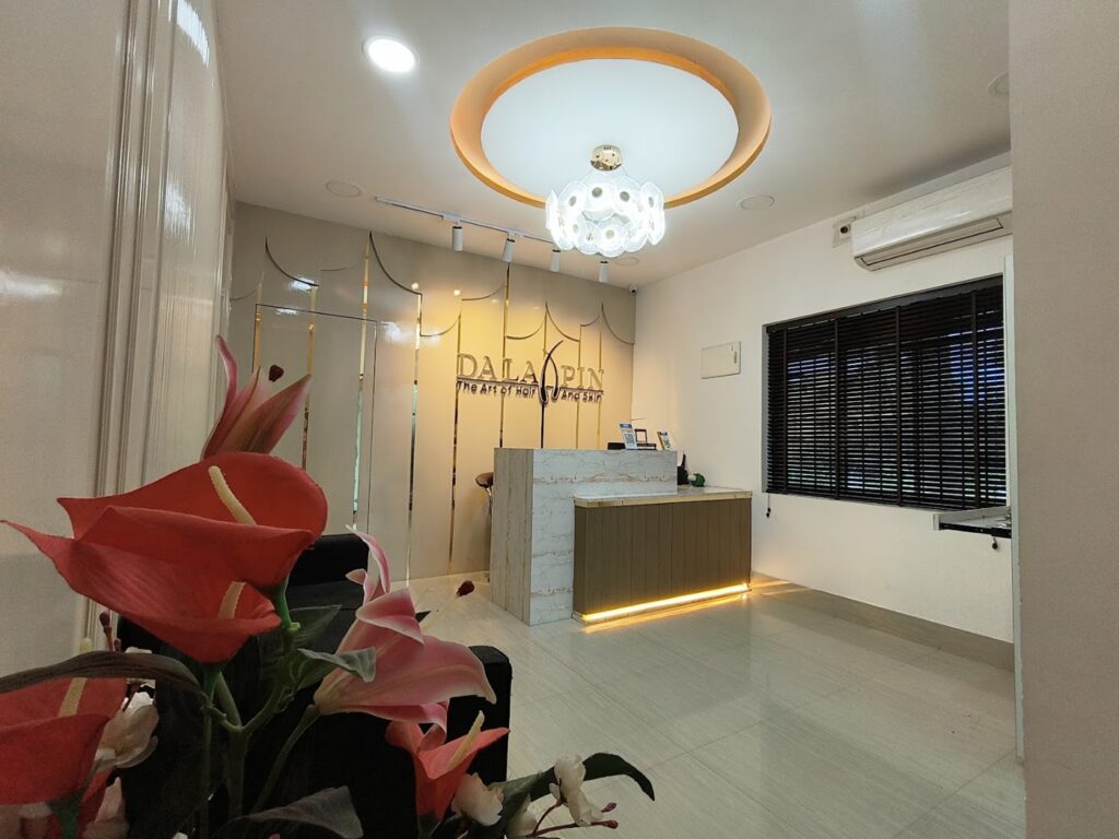 DA LAAPIN Hair Restoration Center gallery photo